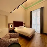 Lo Stemma Luxury Boutique