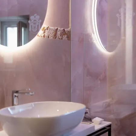 Lo Stemma Luxury Boutique מלון מטרה