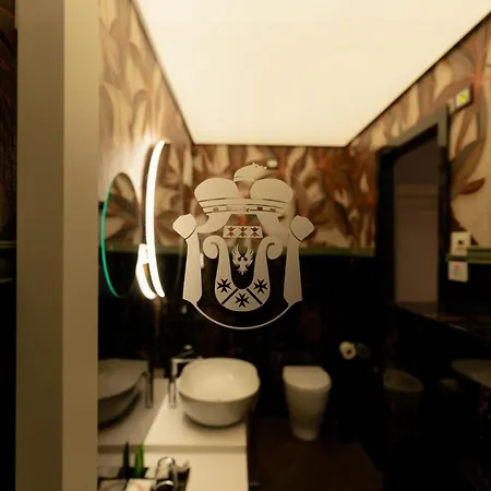 Lo Stemma Luxury Boutique מלון