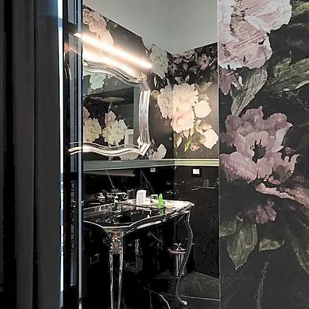 Lo Stemma Luxury Boutique