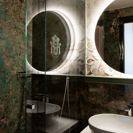 Lo Stemma Luxury Boutique