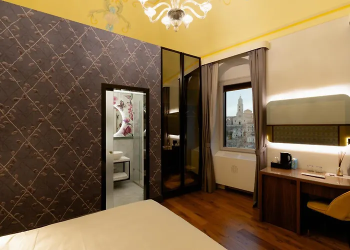 Lo Stemma Luxury Boutique